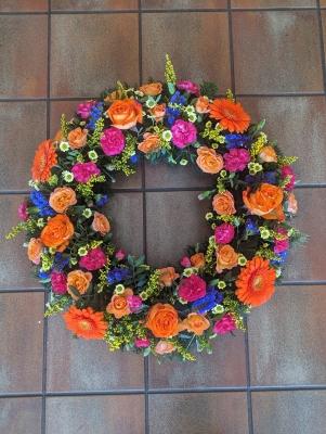 Bright Mixed Loose Wreath