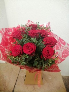 12 Red Rose Hand Tied